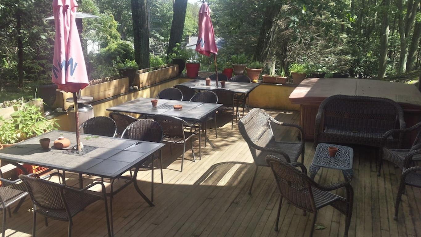 Maurrocks - A Pocono Mountains B&B