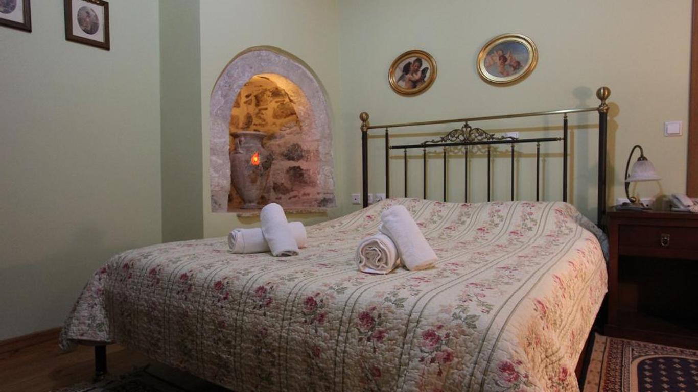 Polyxenia Hotel