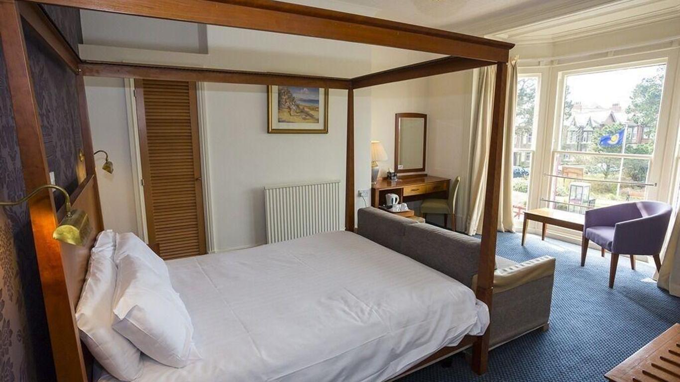The Golf Hotel