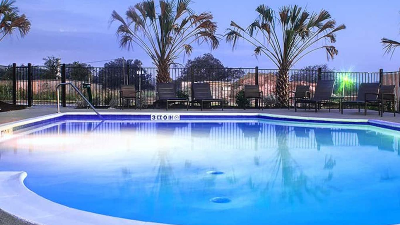 Comfort Inn & Suites