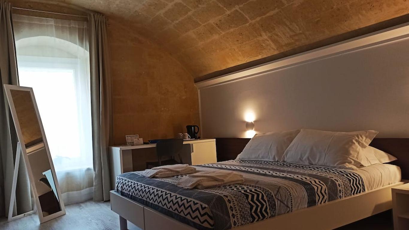 In & Out Matera