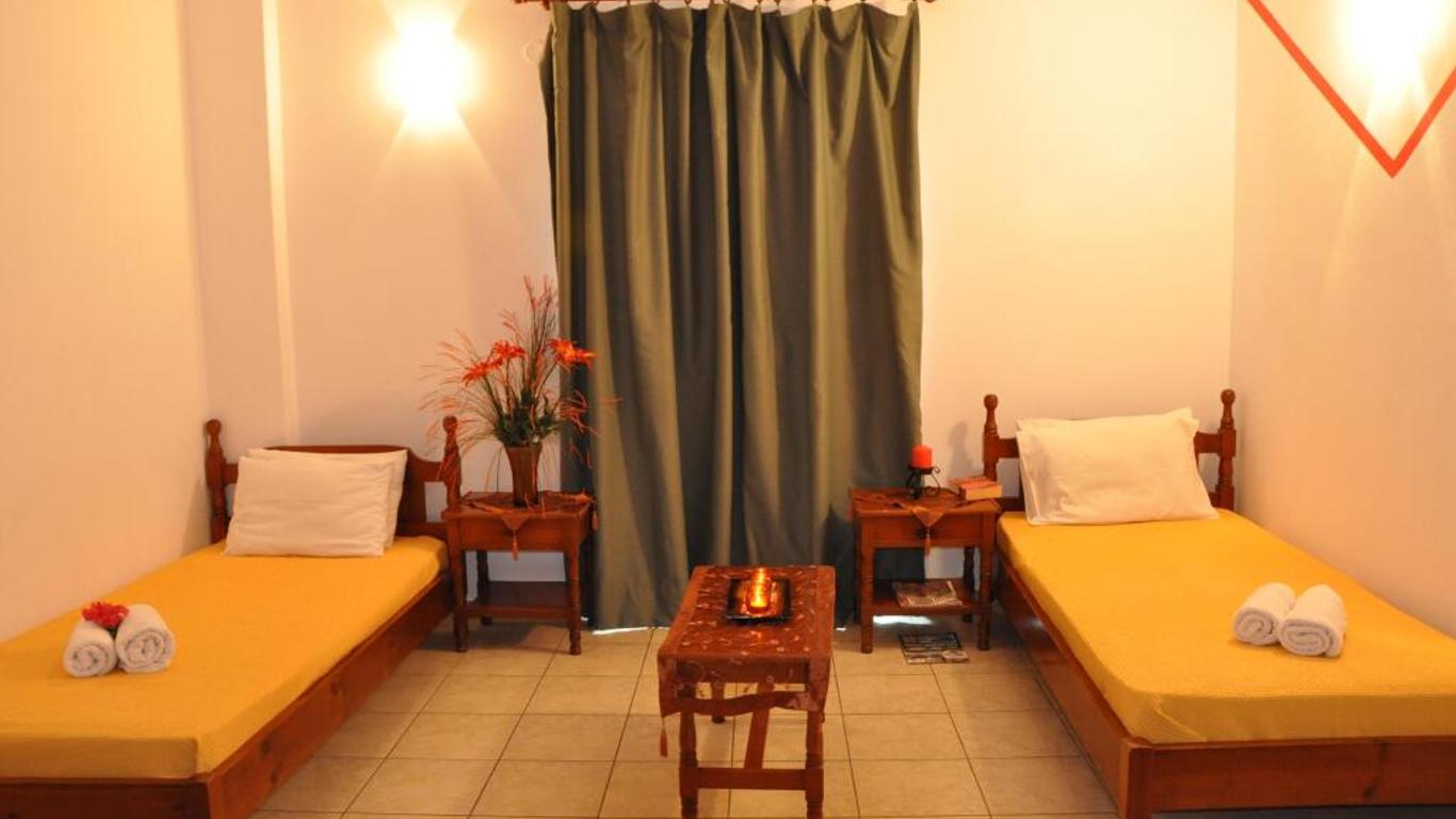 Haris Apartments