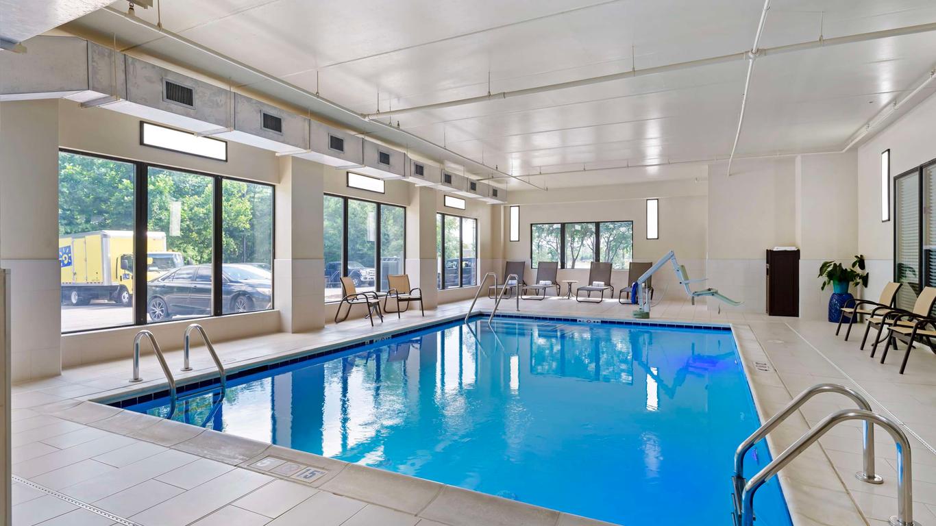 Best Western Plus Thornburg Inn & Suites