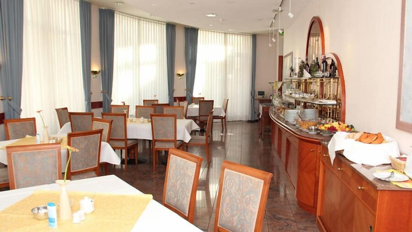 Hotel Ascania
