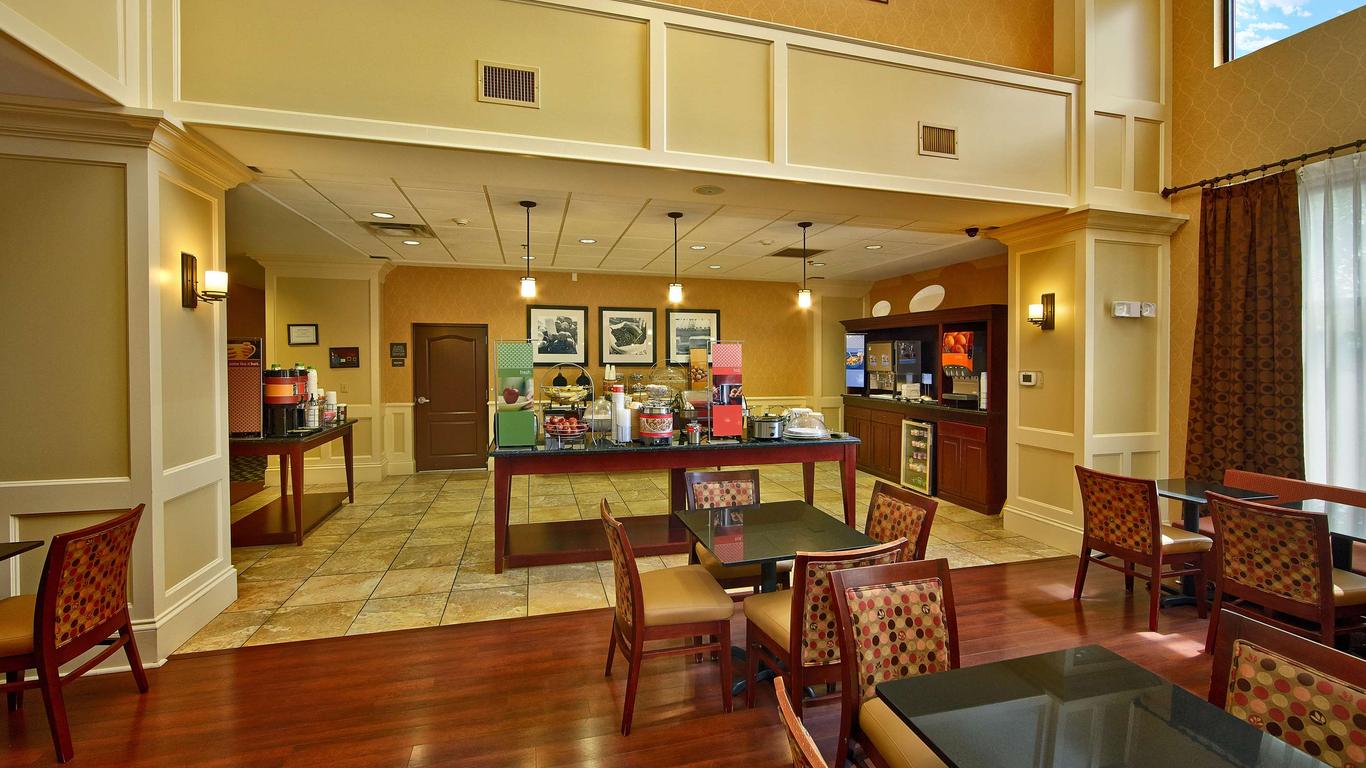 Hampton Inn & Suites Sevierville @ Stadium Drive