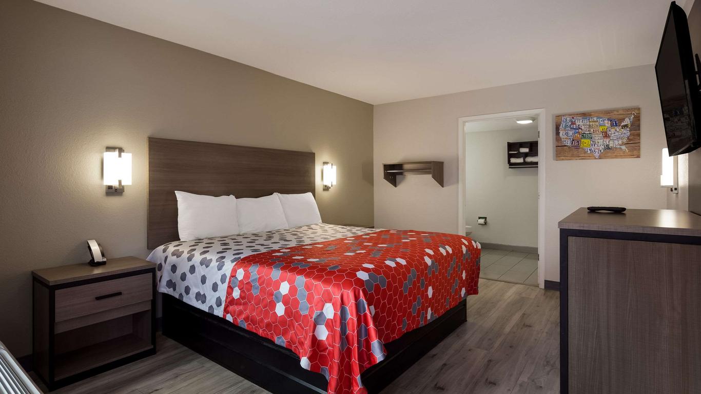 Econo Lodge Inn and Suites Ocean Springs - Biloxi
