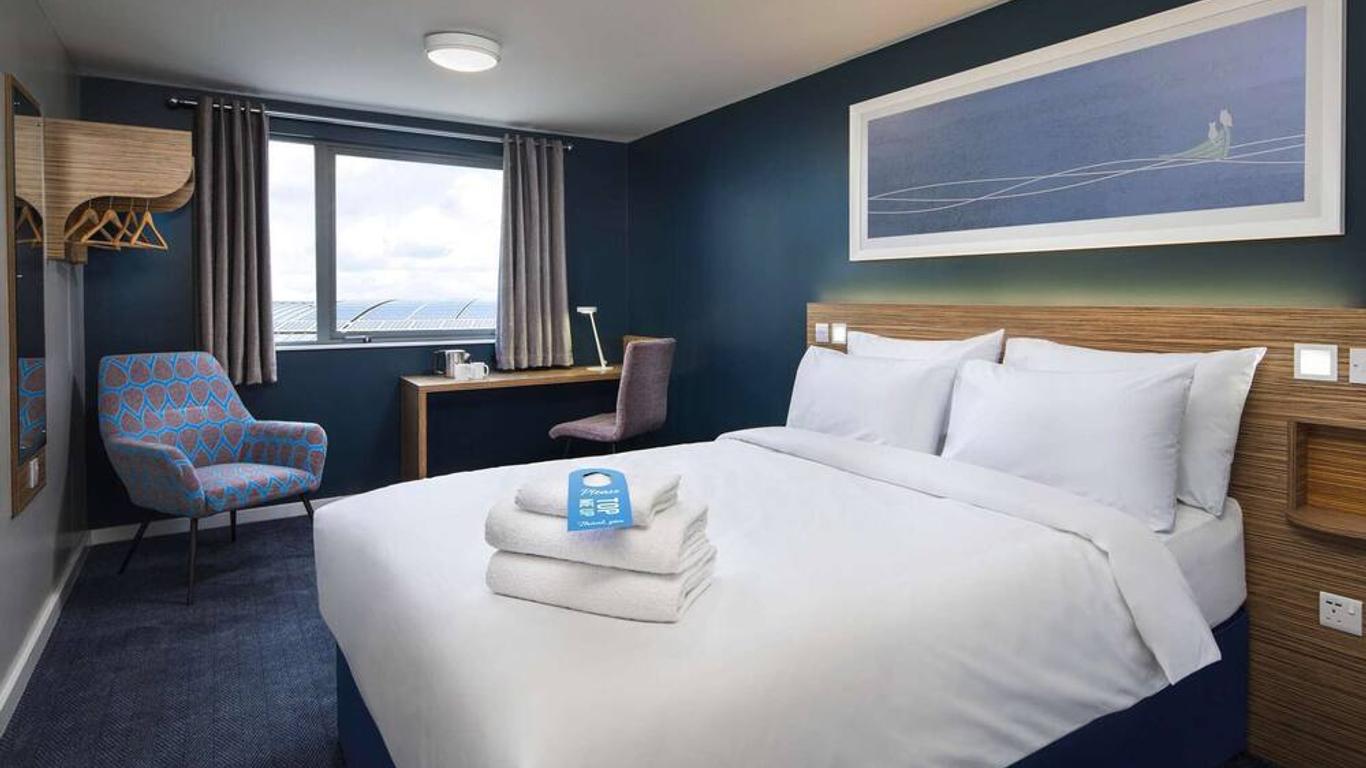 Travelodge Camberley Central
