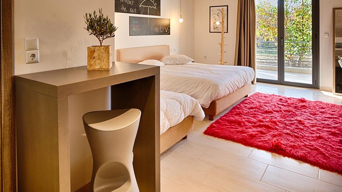 Oniropetra Boutique Hotel
