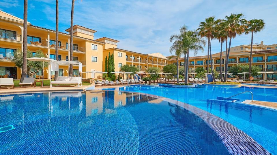 CM Mallorca Palace - Only Adults da 132 €. Hotel a Sa Coma - KAYAK