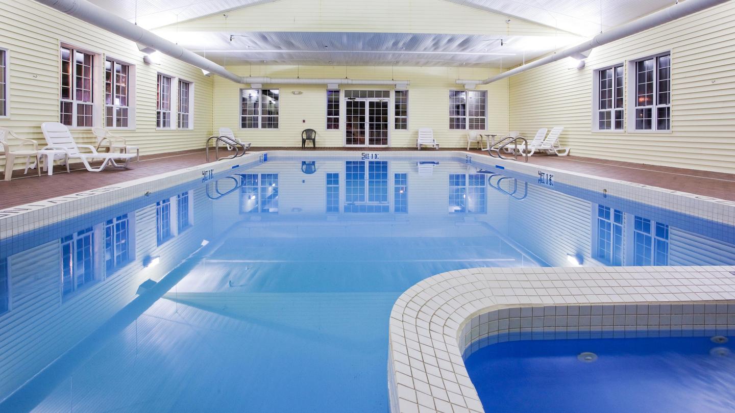 Holiday Inn Express St. IgnaceLake Front da 33 €. Hotel a Saint Ignace