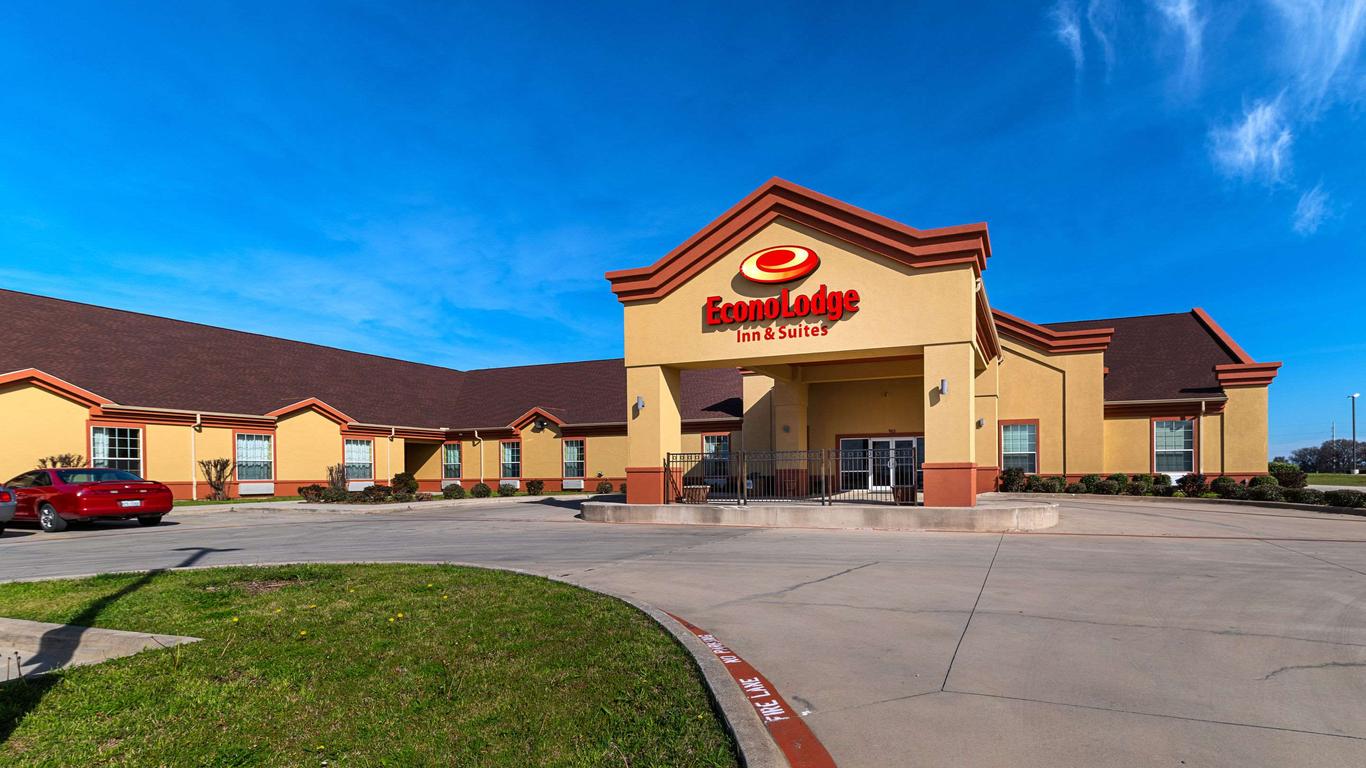 Econo Lodge Inn and Suites Bridgeport