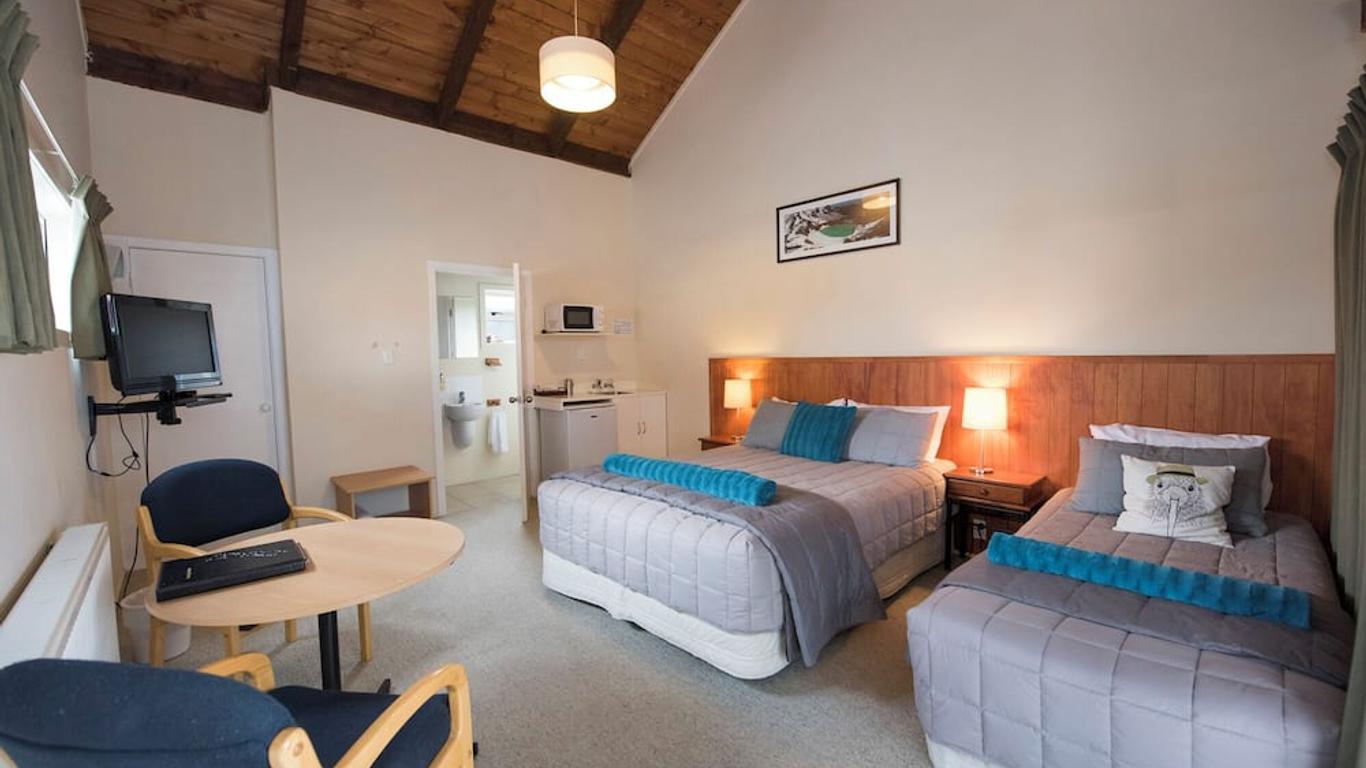 Adventure Lodge & Motel