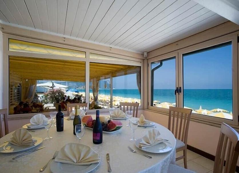 Sala pranzo Foto