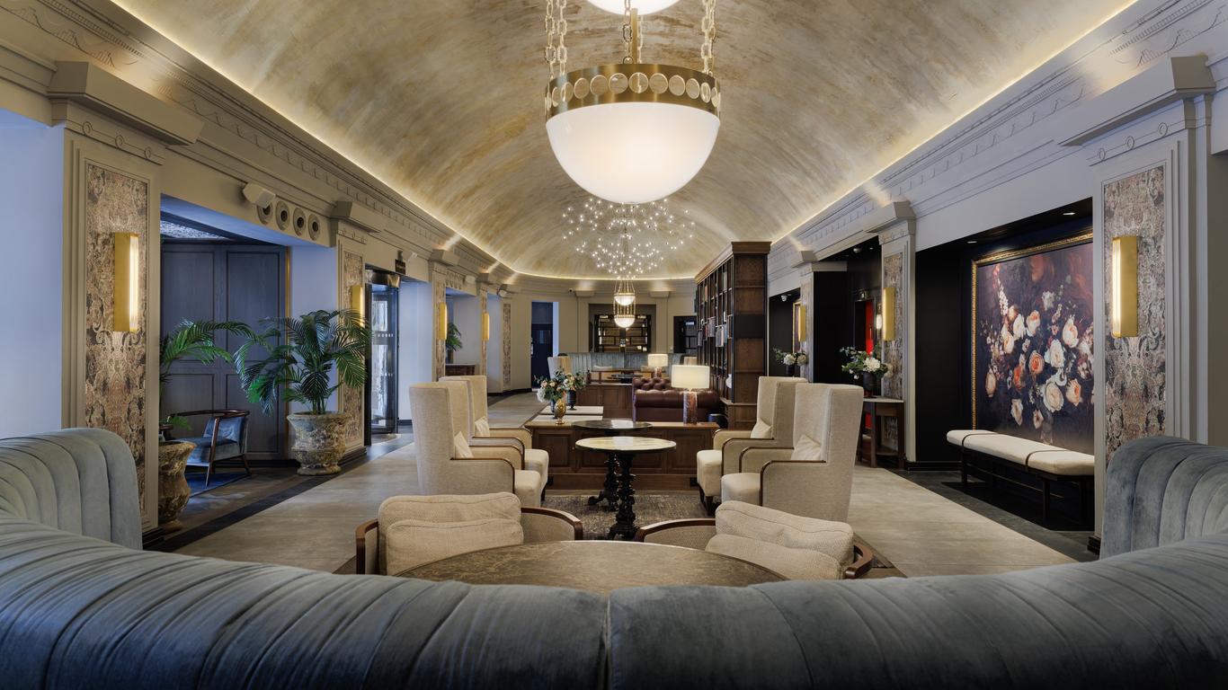 The Queens Hotel