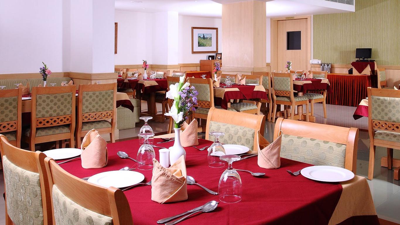 Hotel Pooram Residency