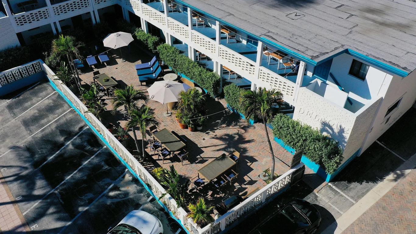 Beach Rooms Inn - Hollywood Beach